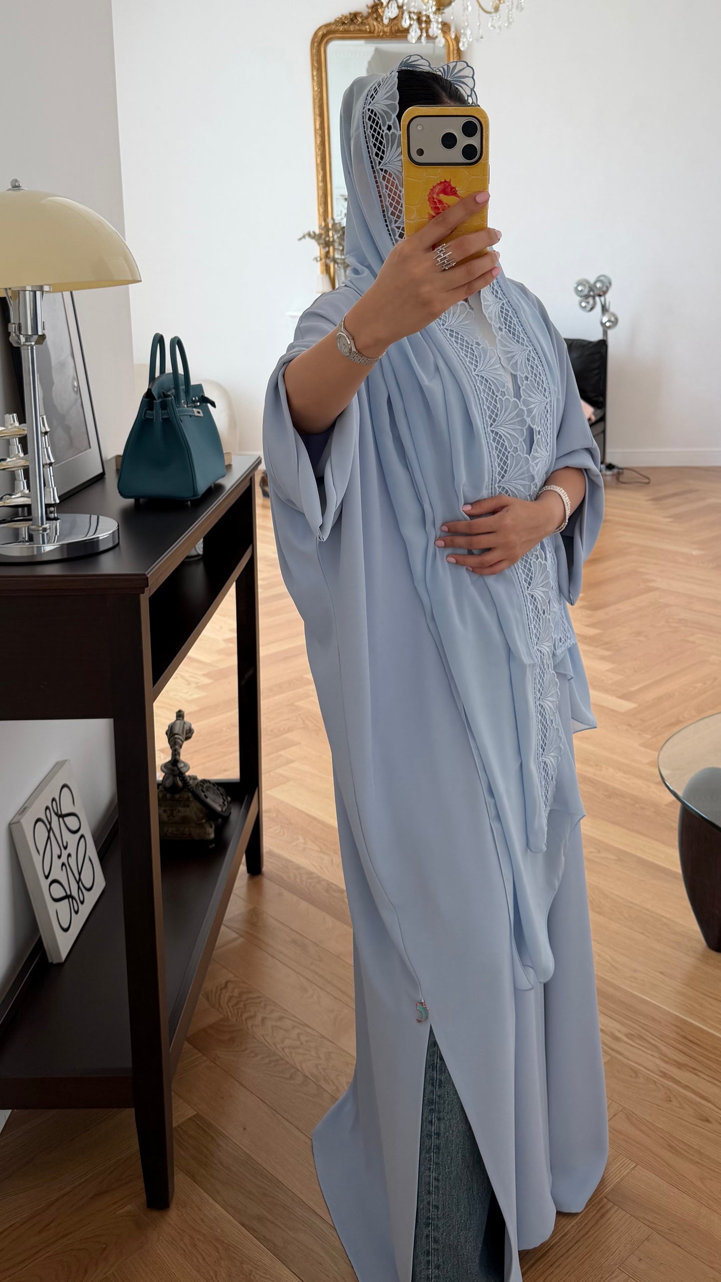 A Allure Bisht